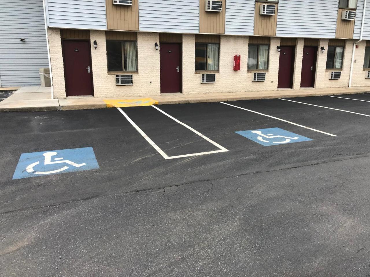 Value Inn Harrisburg-York Valley Green Eksteriør billede